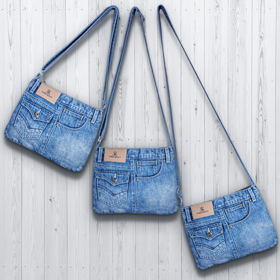 ※リクエスト※ライトブルーWデニム♡刺繍のサコッシュ♡ショルダーバッグ デニムサコッシュ - UK trident